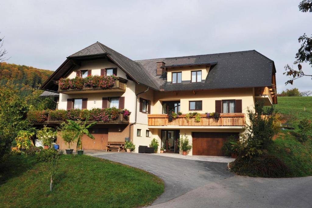 Gasthaus - Gaestehaus Schusterbauer Райн Экстерьер фото